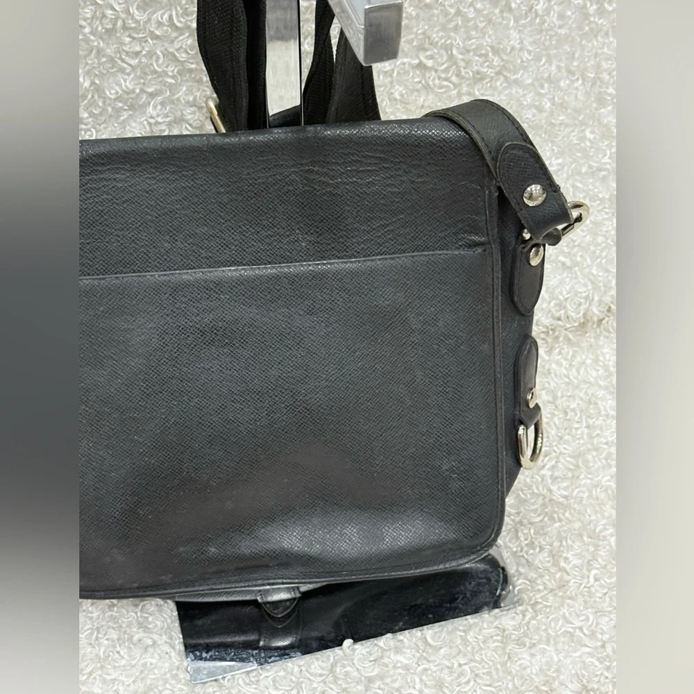 Louis Vuitton Andrei Taiga Messenger Bag